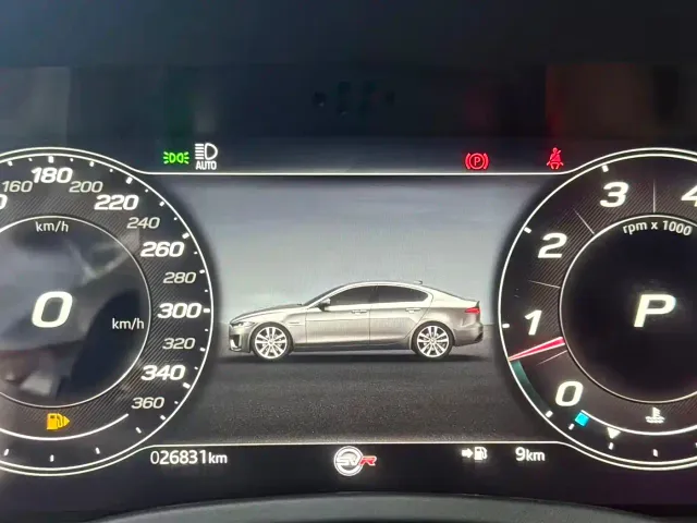 Jaguar XEL — Фото автомобиля 12
