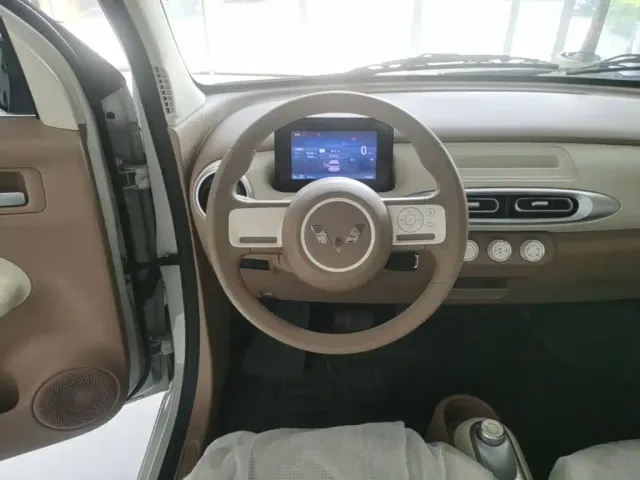 Wuling Hongguang Mini EV — Фото автомобиля 6