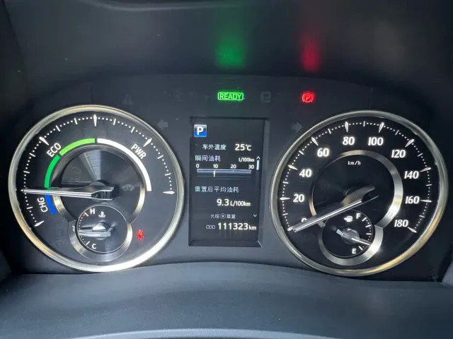 Toyota Vellfire — Фото автомобиля 12
