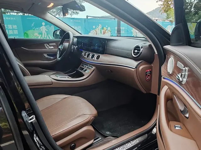 Mercedes-Benz E-Class — Фото автомобиля 10