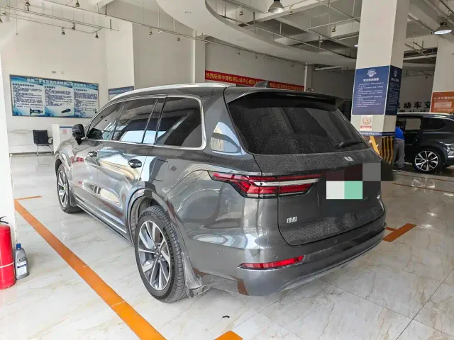 Li Auto ONE — Фото автомобиля 6