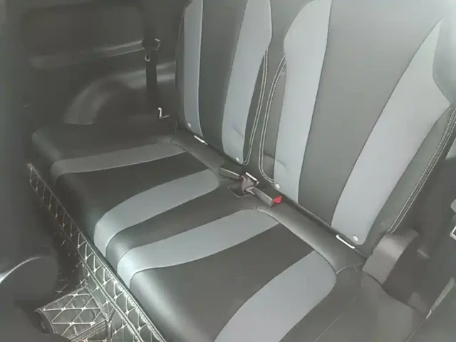 Roewe Clever — Фото автомобиля 16