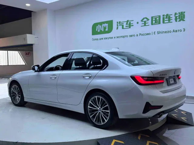 BMW 3 Series — Фото автомобиля 4