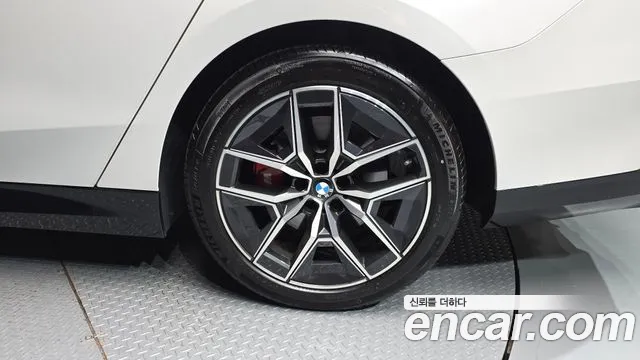 BMW 5-Series — Фото автомобиля 18