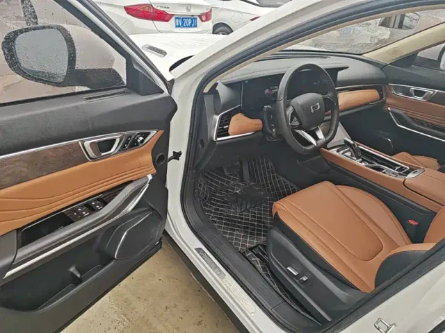 Besturn Bestune T99 2023 2.0T Automatic Premium (8AT) — Фото автомобиля 15