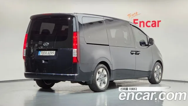 Hyundai Staria — Фото автомобиля 2
