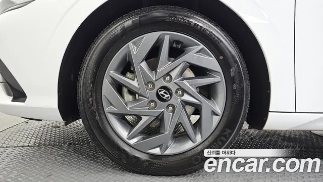 Hyundai Avante — Фото автомобиля 5