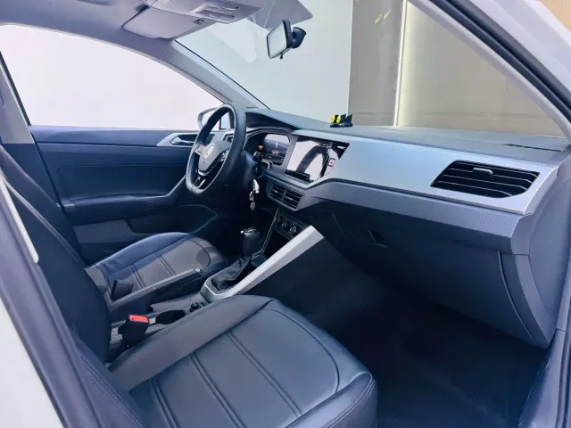 Volkswagen Polo — Фото автомобиля 8