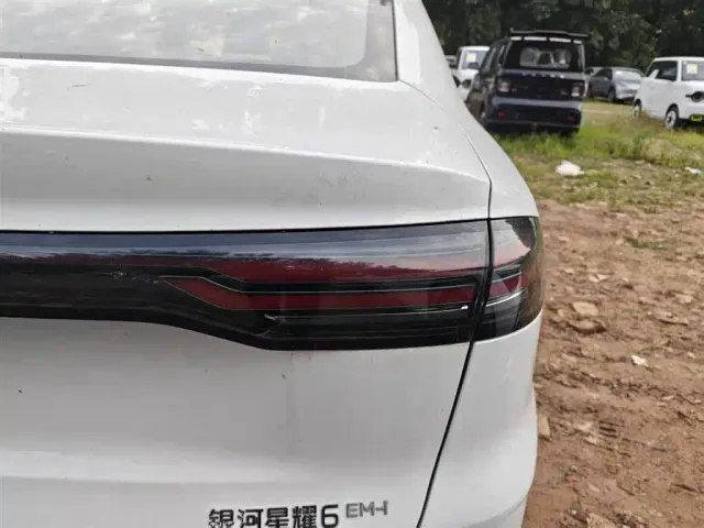 Geely Galaxy Stellar 6 — Фото автомобиля 7