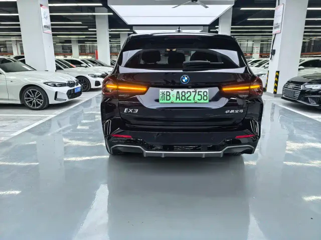 BMW iX3 — Фото автомобиля 15