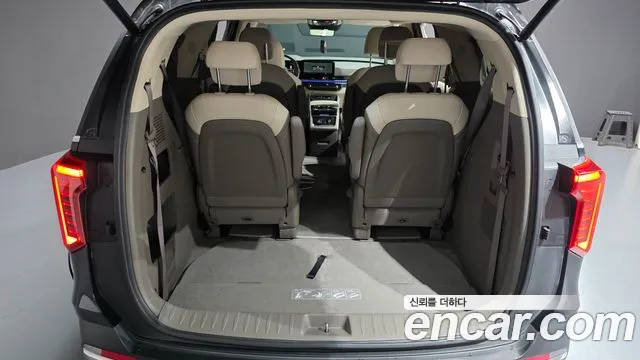 Kia Carnival Generation 4 — Фото автомобиля 27