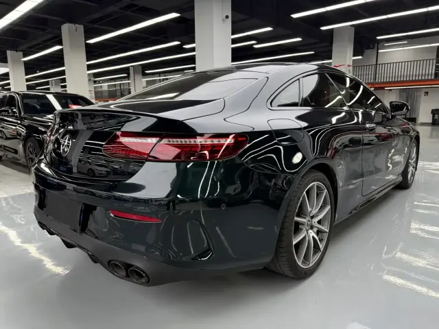 Mercedes-Benz E-Class — Фото автомобиля 19