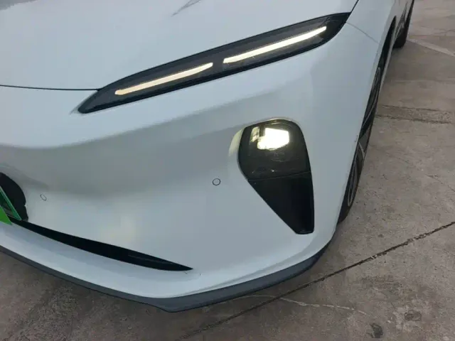 Nio ET5 Touring — Фото автомобиля 17