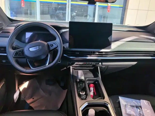 Geely Haoyue L — Фото автомобиля 12