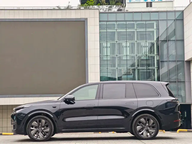 Li Auto L9 — Фото автомобиля 7