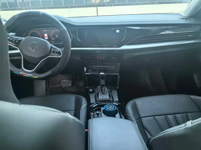 Volkswagen Passat — Фото автомобиля 6