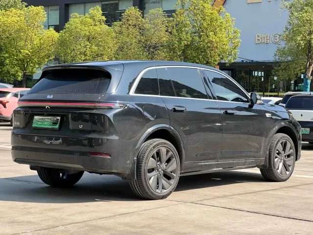 Li Auto L7 — Фото автомобиля 13