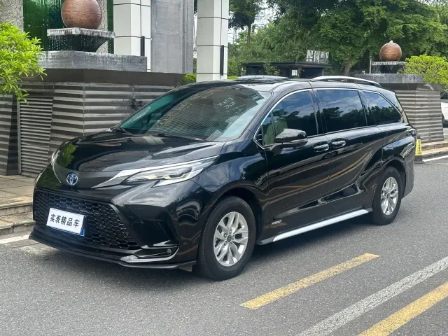 Фотография автомобиля — Toyota Granvia