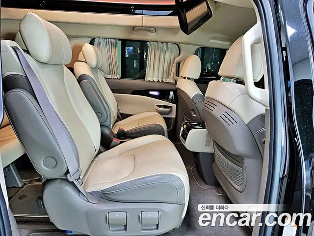 Kia Carnival Generation 4 — Фото автомобиля 13