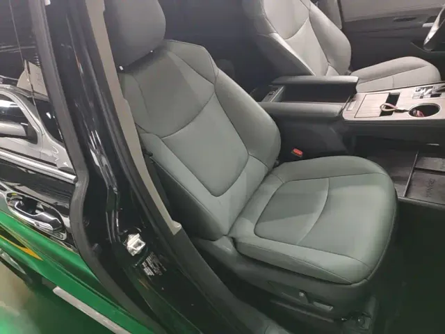 Toyota Granvia — Фото автомобиля 24