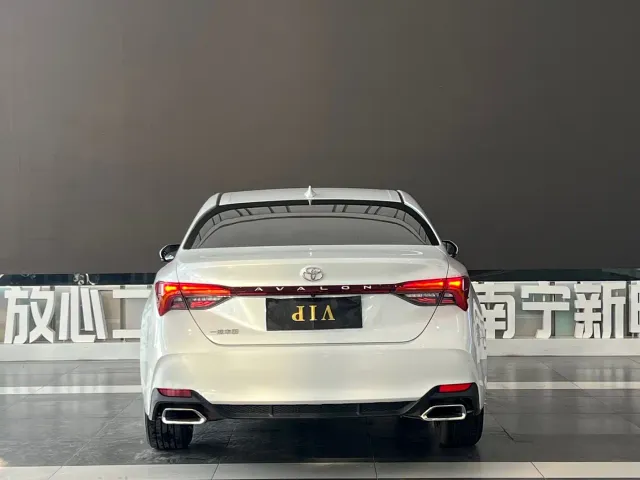 Toyota Avalon — Фото автомобиля 20
