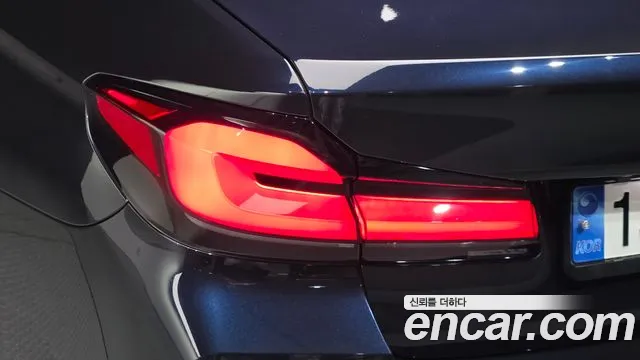 BMW 5 Series G30 — Фото автомобиля 8