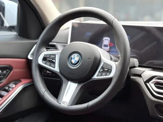 BMW i3 — Фото автомобиля 12