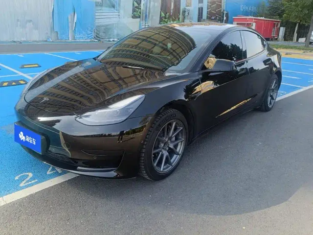 Фотография автомобиля — Tesla Model 3