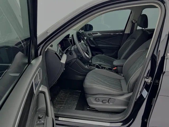 Volkswagen Tiguan L — Фото автомобиля 21
