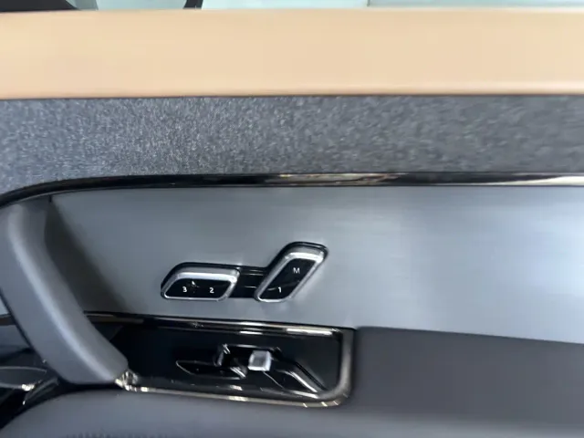 Land Rover Range Rover Sport — Фото автомобиля 25