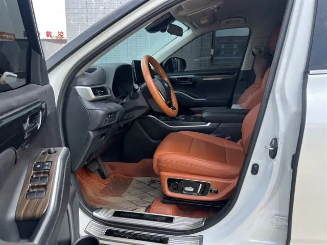 Toyota Highlander — Фото автомобиля 4