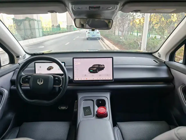 Leapmotor C10 — Фото автомобиля 7