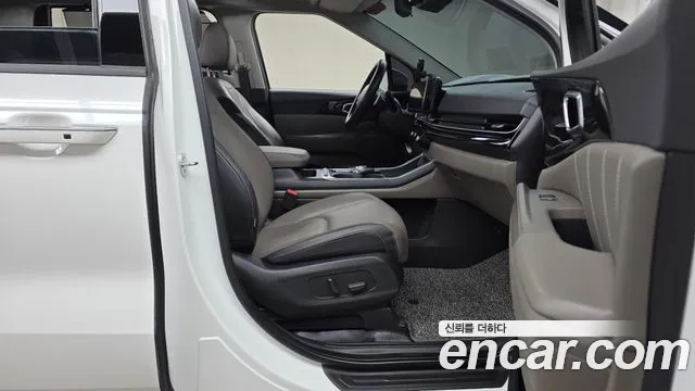 Kia Carnival Generation 4 — Фото автомобиля 15