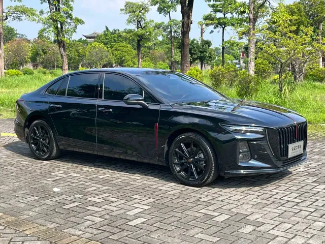 Hongqi H5 — Фото автомобиля 3