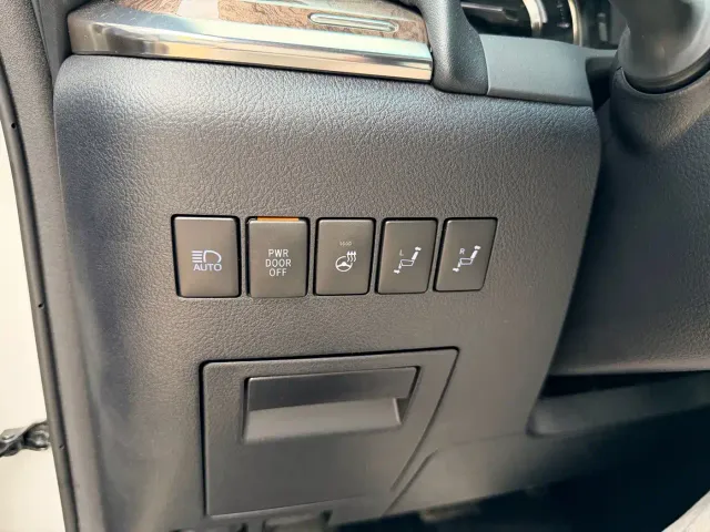 Toyota Alphard — Фото автомобиля 15