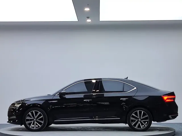 Skoda Superb — Фото автомобиля 5