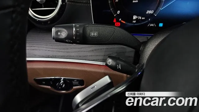 Mercedes-Benz E-Class — Фото автомобиля 15