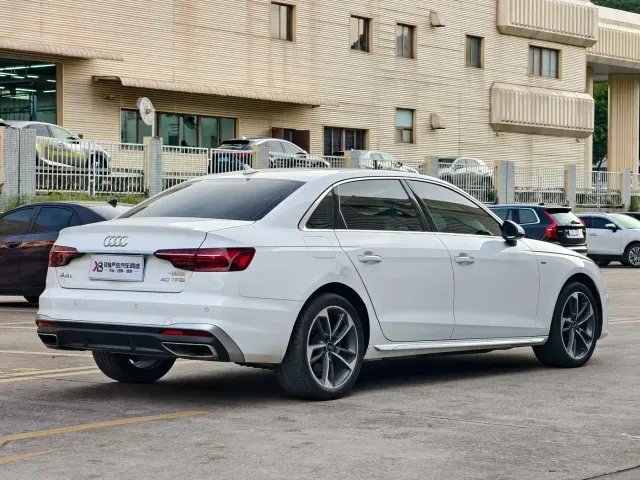 Audi A4L — Фото автомобиля 4