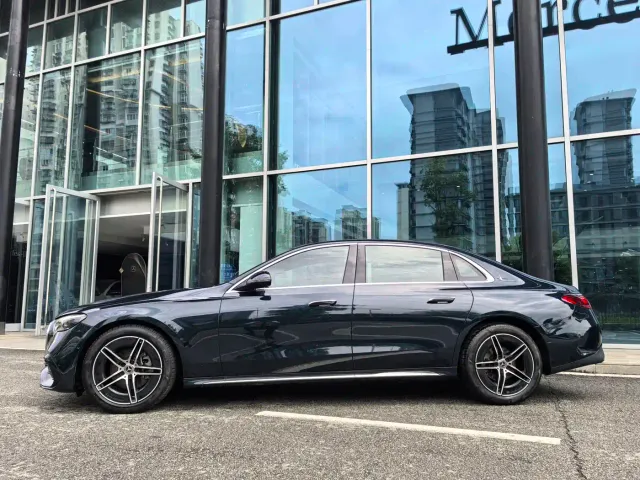 Mercedes-Benz E-Class — Фото автомобиля 4