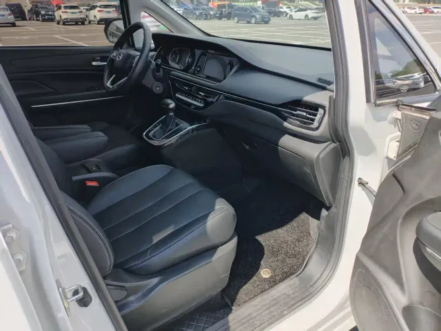 GAC Trumpchi M6 — Фото автомобиля 14