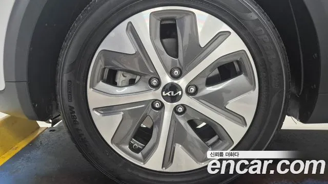 Kia Niro Niro Plus Air — Фото автомобиля 29