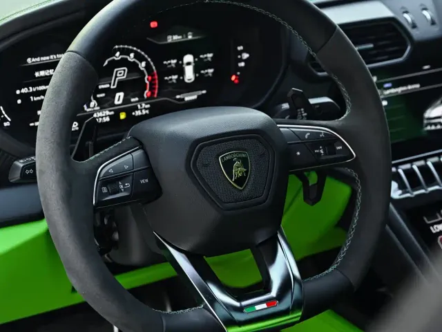 Lamborghini Urus — Фото автомобиля 7
