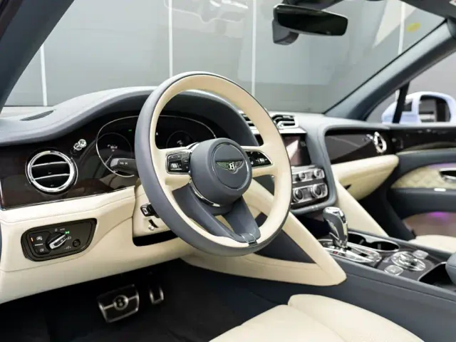Bentley Bentayga — Фото автомобиля 9