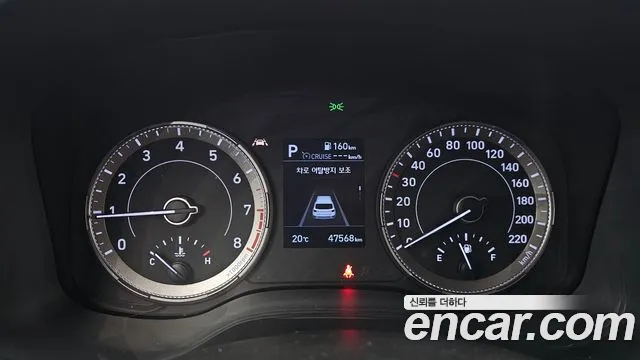 Hyundai Venue — Фото автомобиля 11