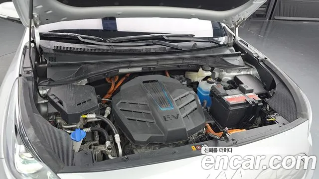 Kia Niro — Фото автомобиля 6