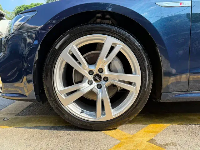Audi A7L — Фото автомобиля 21