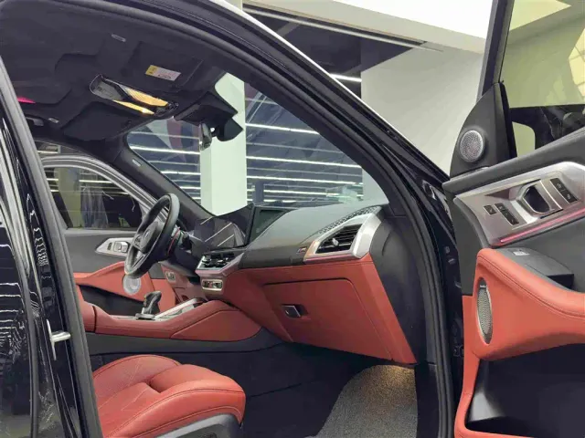 BMW XM — Фото автомобиля 10