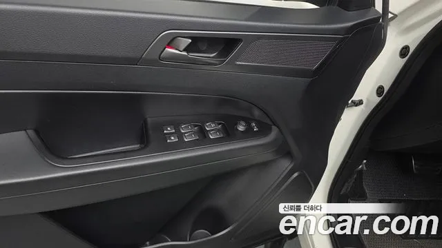 KG_Mobility_Ssangyong Rexton Новый Rexton Sport Khan Дизель 2.2 4WD — Фото автомобиля 28