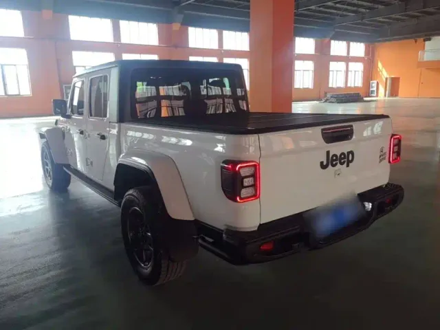 Jeep Gladiator — Фото автомобиля 4