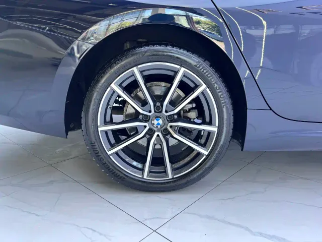 BMW 3 Series — Фото автомобиля 19